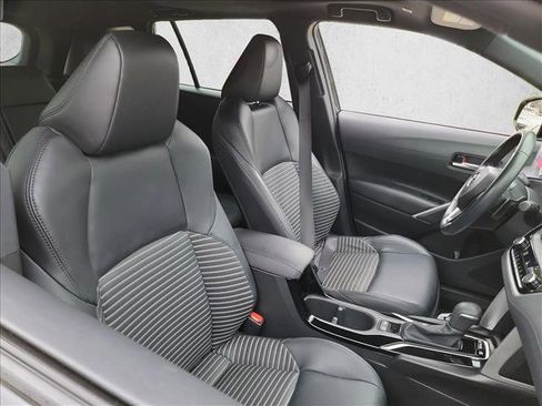 Used 2023 Toyota Corolla Cross AWD Hybrid w/ Convenience Package image 12