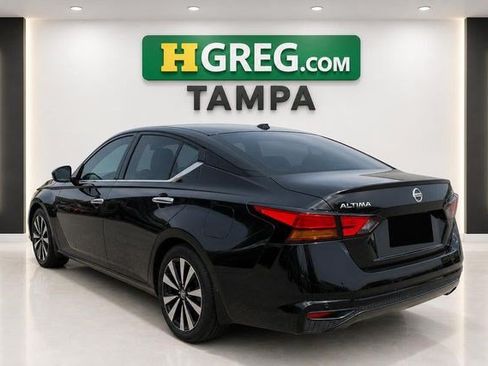 Used 2019 Nissan Altima 2.5 SV FWD image 2