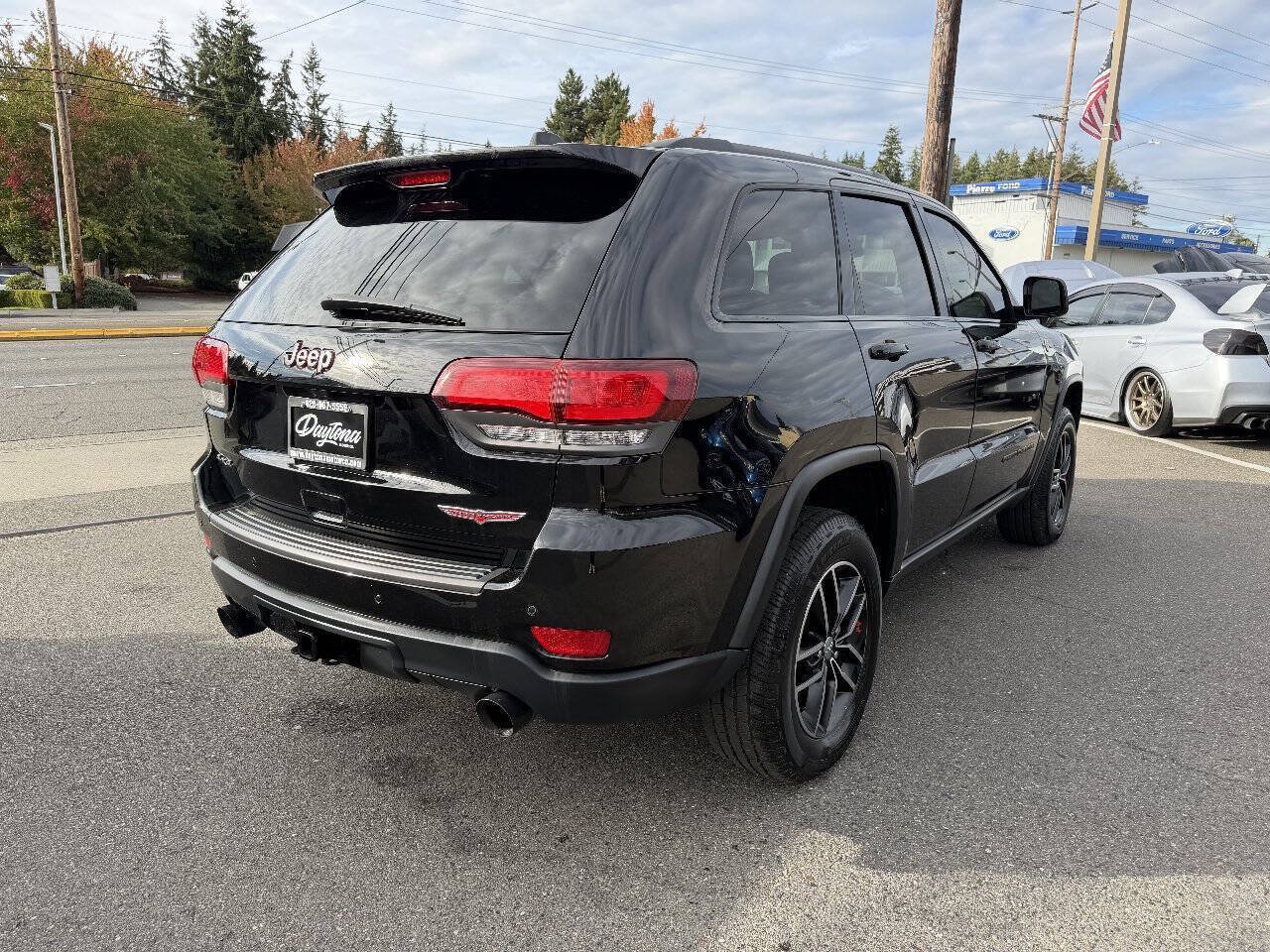 Used 2017 Jeep Grand Cherokee Trailhawk w/ Trailhawk Luxury Group AWD/4WD image 9