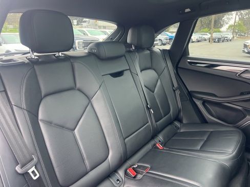 Used 2021 Porsche Macan S image 27