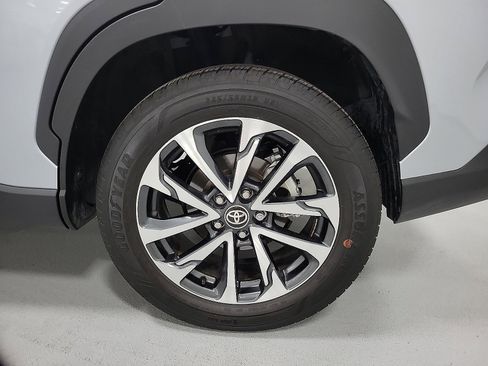 Certified 2023 Toyota Corolla Cross XLE w/ Convenience Package FWD image 20