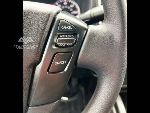 Used 2024 Nissan Frontier SV image 17