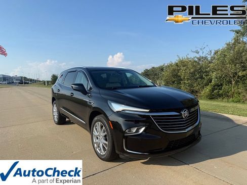 Used 2023 Buick Enclave Essence w/ Experience Buick Package AWD/4WD image 1