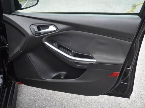 Used 2016 Ford Focus ST FWD image 19
