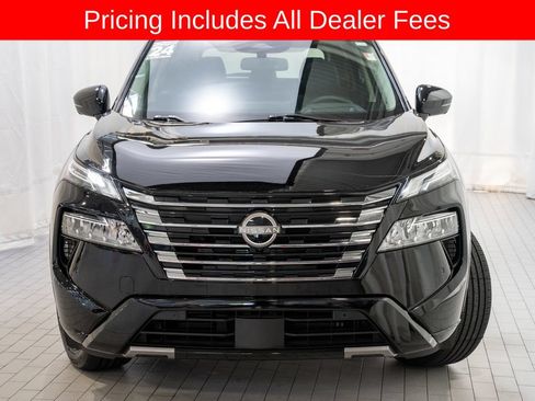 Certified 2024 Nissan Rogue Platinum w/ Platinum Premium Package FWD image 2