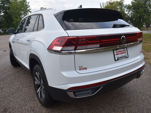 Used 2024 Volkswagen Atlas Cross Sport SE image 5