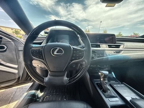 Used 2019 Lexus ES 350 w/ Premium Package FWD image 14