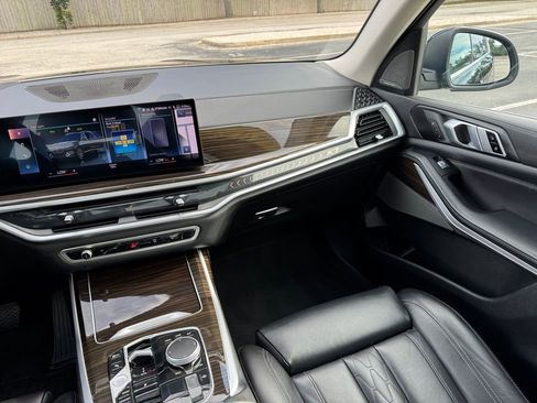 Used 2023 BMW X7 xDrive40i image 29