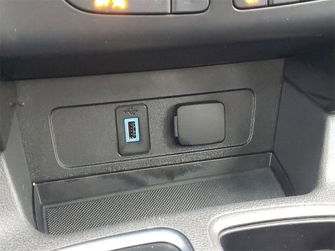 Used 2019 Ford Escape Titanium image 27