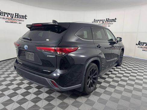 Used 2023 Toyota Highlander Limited AWD/4WD image 7