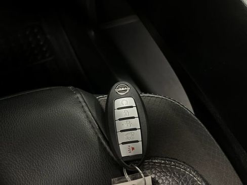 Used 2022 Nissan Pathfinder SL image 27