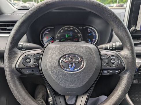Used 2025 Toyota RAV4 XLE AWD/4WD image 24