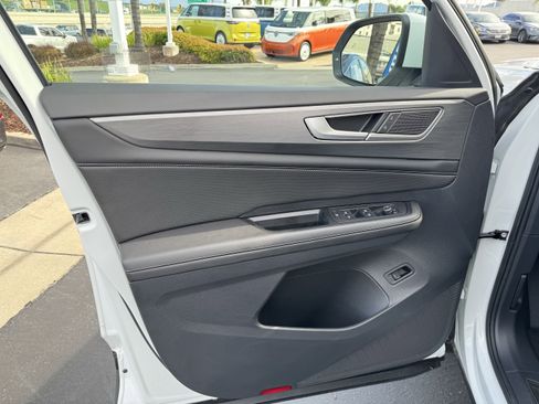 Used 2024 Volkswagen Atlas Cross Sport SE image 14