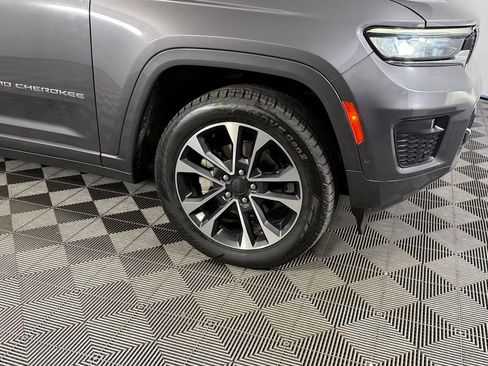 Used 2022 Jeep Grand Cherokee Overland AWD/4WD image 12