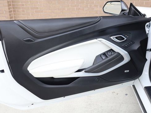 Used 2021 Chevrolet Camaro SS image 17