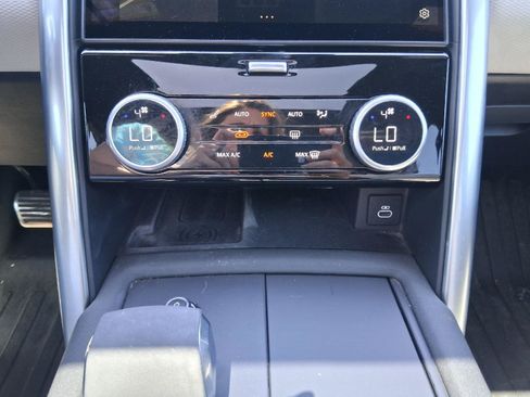Used 2021 Land Rover Discovery HSE R-Dynamic AWD/4WD image 34