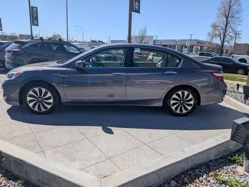 Used 2017 Honda Accord Base image 8
