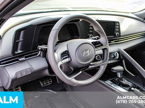 Used 2025 Hyundai Elantra Sport image 21