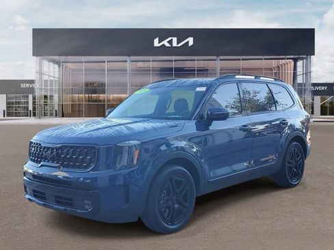 Certified 2025 Kia Telluride SX Prestige X-Line AWD/4WD image 3