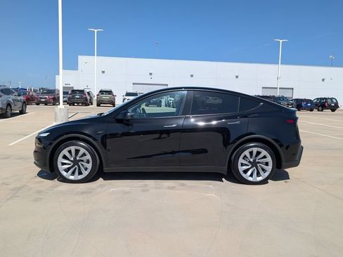 Used 2026 Tesla Model Y Long Range AWD/4WD image 3