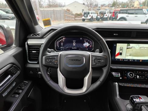 Used 2024 GMC Sierra 1500 Denali w/ Technology Package image 30