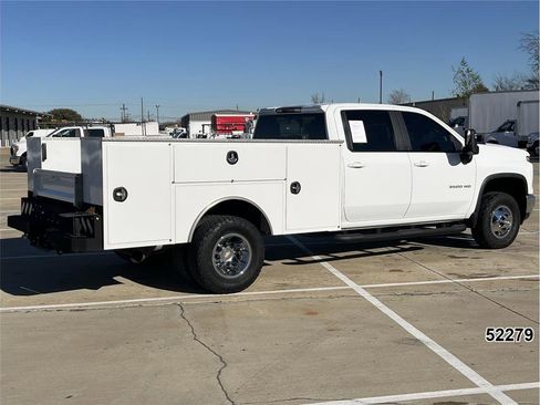 Used 2024 Chevrolet Silverado 3500 LT w/ Convenience Package image 2