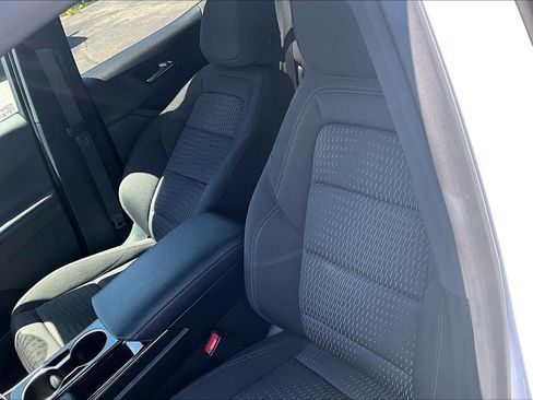 Used 2026 Chevrolet Equinox LT FWD image 23