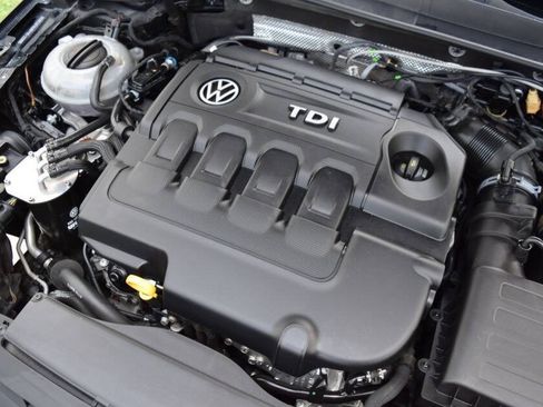 Used 2015 Volkswagen Golf TDI S FWD image 92