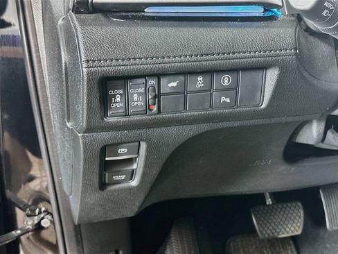 Used 2023 Honda Odyssey Touring image 27