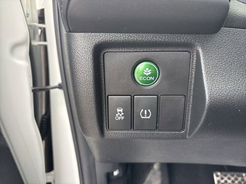 Certified 2022 Honda HR-V Sport image 16