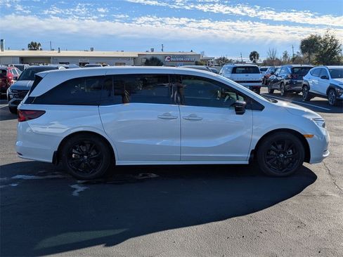 Used 2024 Honda Odyssey Sport image 4