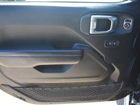 Used 2020 Jeep Wrangler Rubicon AWD/4WD image 13