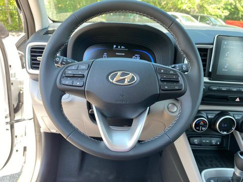New 2026 Hyundai Venue SEL FWD image 11
