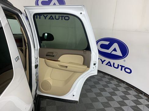 Used 2014 Chevrolet Tahoe LTZ RWD image 36