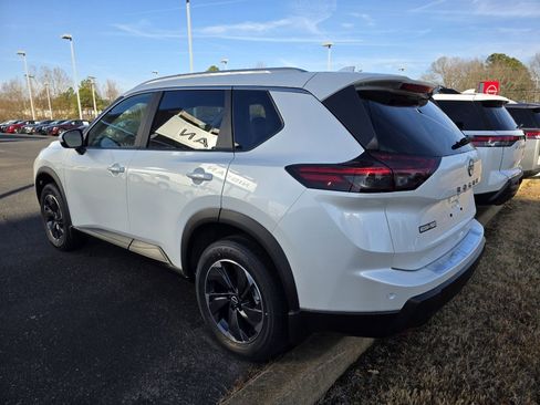 New 2026 Nissan Rogue SV w/ SV Premium Package image 5