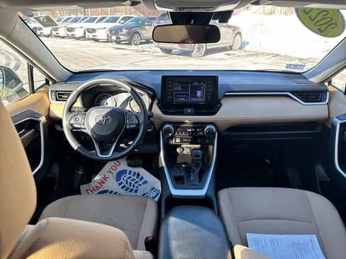 Used 2022 Toyota RAV4 XLE image 14