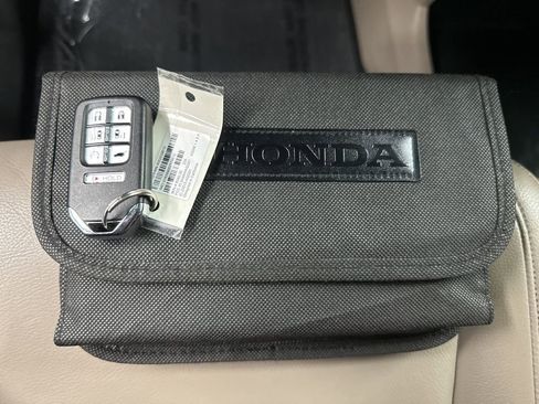 Used 2024 Honda Odyssey Touring image 48