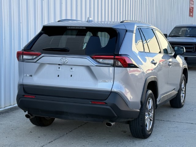 Used 2025 Toyota RAV4 XLE FWD image 4