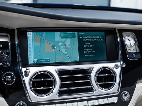 Used 2016 Rolls-Royce Dawn image 54