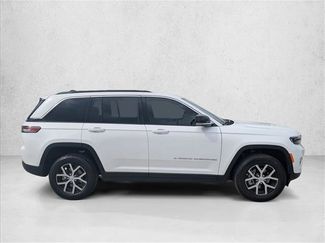 Used 2025 Jeep Grand Cherokee Limited AWD/4WD video 4