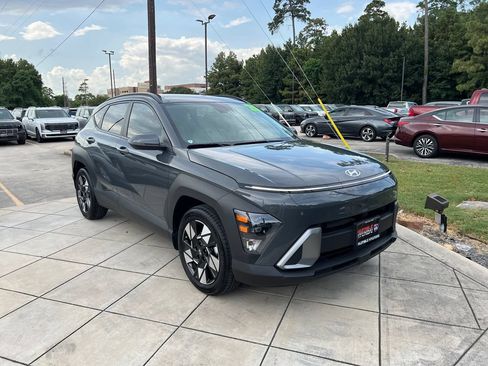 Certified 2025 Hyundai Kona SEL FWD image 3