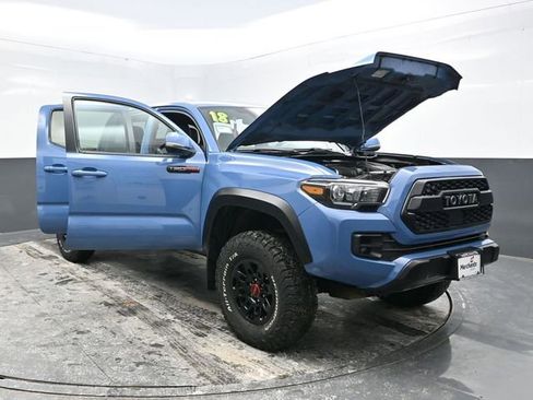 Used 2018 Toyota Tacoma SR image 40