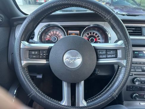 Used 2013 Ford Mustang Premium image 34