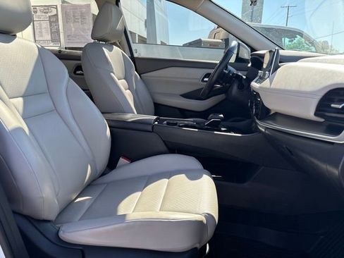 Used 2021 Nissan Rogue SV AWD/4WD image 16