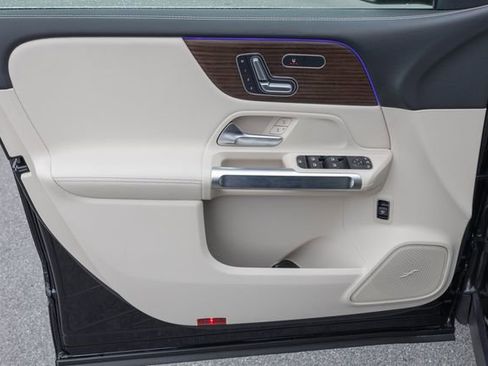 New 2026 Mercedes-Benz GLB 250 4MATIC image 14