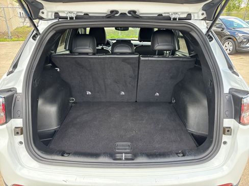 Used 2025 Jeep Compass Trailhawk image 30