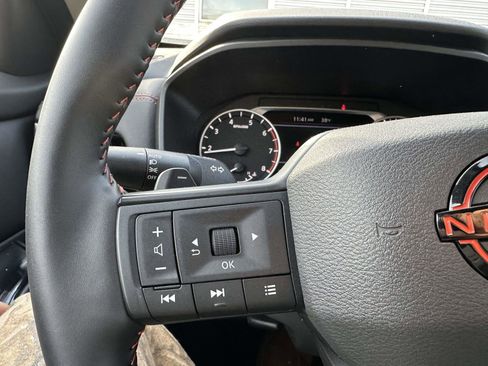 Used 2025 Nissan Rogue SV image 29