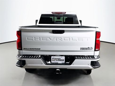 Used 2024 Chevrolet Silverado 3500 High Country w/ High Country Premium Package image 7