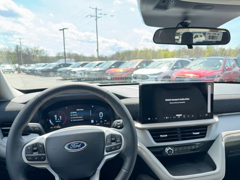 New 2026 Ford Explorer Active w/ Active Comfort Package AWD/4WD image 2