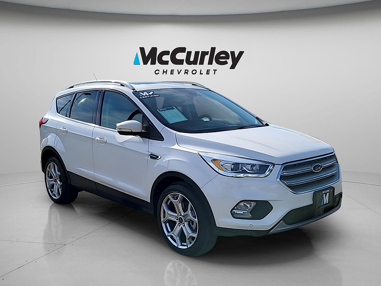Used 2019 Ford Escape Titanium AWD/4WD image 1